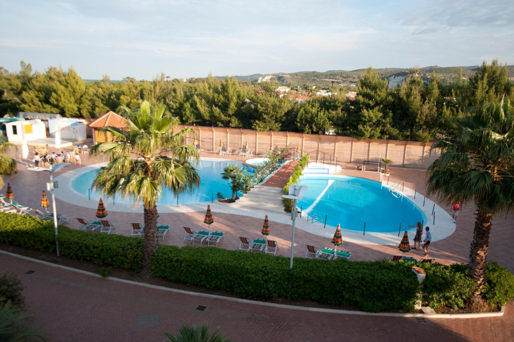 Oasiclub Hotel - Appartamenti Vieste Bagian luar foto